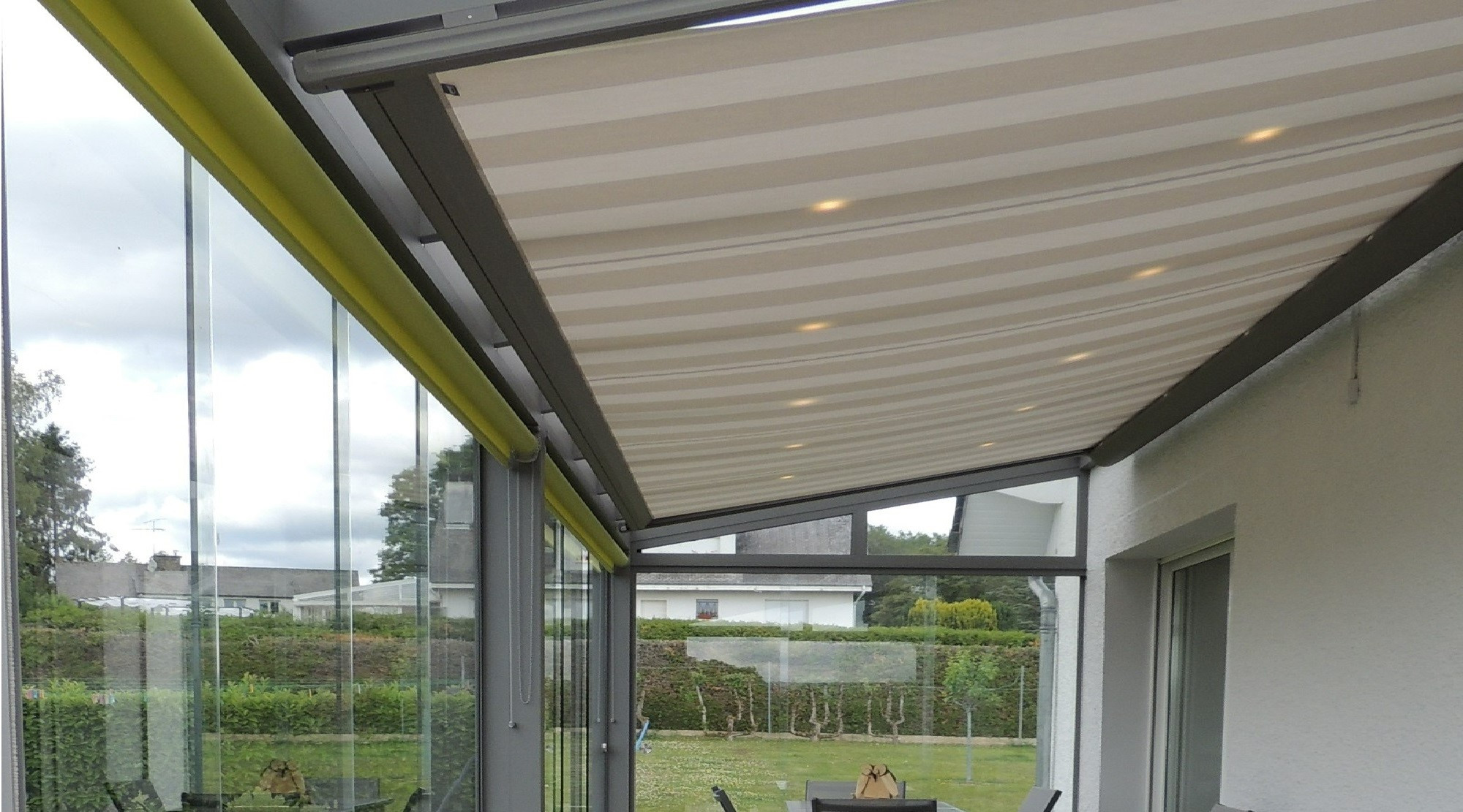 Store toiture intérieur pergola V612 Hamar